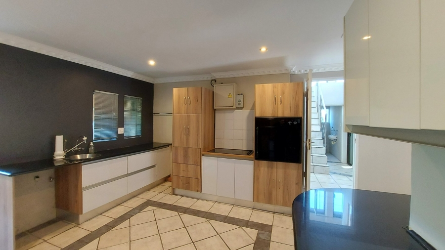 10 Bedroom Property for Sale in Montclair Western Cape